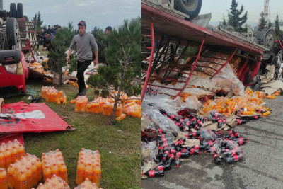 Zığda “Cola” və “Fanta” içkiləri daşıyan yük maşını aşıb
