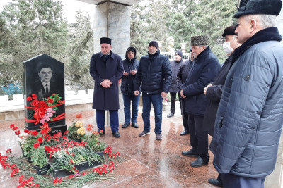 Xəzər rayonunda 20 Yanvar şəhidi Fuad Fərhadoğlunun məzarı ziyarət olunub