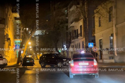 Bakıda “JEEP”-lə “KİA” Səadət sarayının qarşısında “qovuşublar”