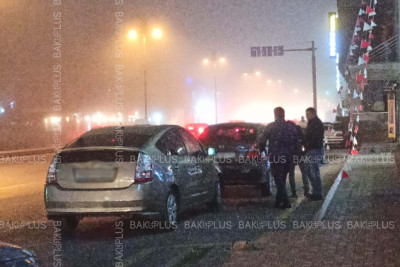 Xətai rayonunda iki avtomobil toqquşub