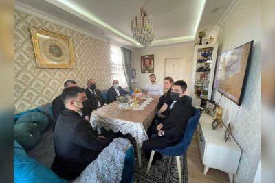 Nəsimi RİH-in əməkdaşları Vətən Müharibəsi şəhidi Dmitriy Solnsevin ailəsini ziyarət ediblər