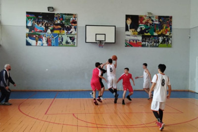 Nəsimi rayonunda məktəblilər arasında stritbol üzrə yarış keçirilib