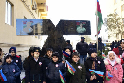 Xətai rayonunda Vətən müharibəsi şəhidlərinin xatirə lövhəsinin açılışı olub