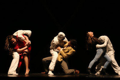 Azərbaycanın ilk inklüziv teatrının premyerası anşlaqla keçib