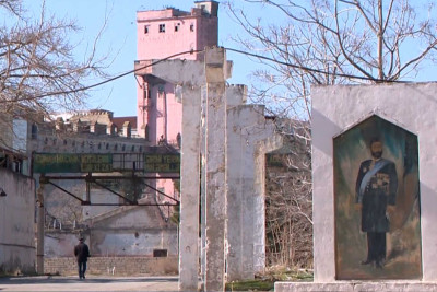 Hacı Zeynalabdin Tağıyev tərəfindən inşa edilmiş toxuculuq kombinatı dağılır