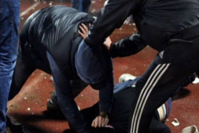 Lökbatanda kafedə bıçaqlanma olub: 41 yaşlı kişi yaralanıb