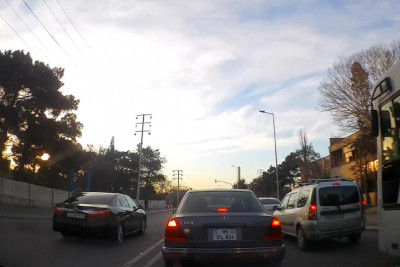 Nərimanov rayonunun bu küçəsində sürücülər mütəmadi olaraq qayda pozur