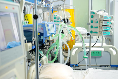 Bakıda yol qəzasında ana və azyaşlı uşağı xəsarət alıb