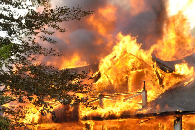 Bakıda yataqxanada yanğın olub