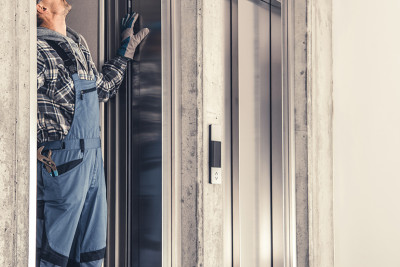 Paytaxtın 2 rayonunda 4 nəfər köməksiz vəziyyətdə qalıb