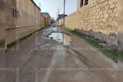 Buzovna qəsəbəsinin torpaqlı yolları: küçələr pis vəziyyətdədir