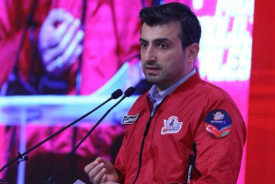 “Türk dronlarının atası” Bakıya səfərə gəlib