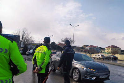 Bakıda yüksək səslə sərnişin “yığan” taksilər cərimələnəcək