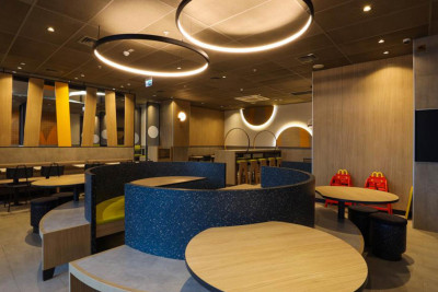 Paytaxtda daha bir “McDonald’s” restoranı açılıb