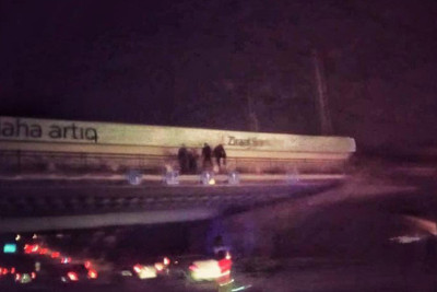 Xətai rayonunda 5 nəfər özünü körpüdən atmaq istəyib