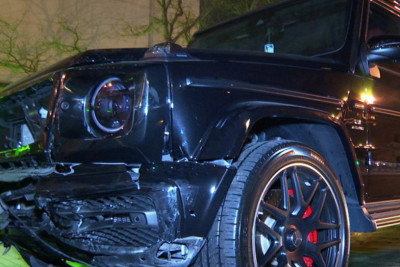 Səbail rayonunda “Gelandewagen” digər “Mercedes” ilə toqquşub