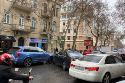 Nəsimi: Bülbül prospektində avtoqəza baş verib