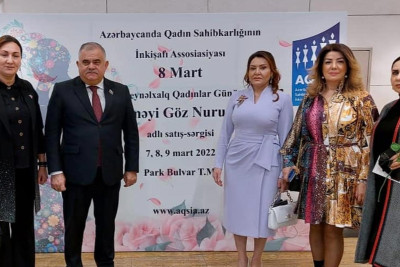 “Park Bulvar”da qadınların ərsəyə gətirdiyi məhsullar satılır