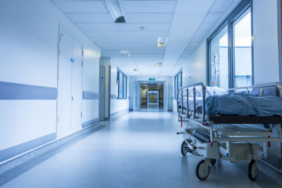 Xəzər rayonunda avtoqəzaya düşən yeniyetmə qız ölüb