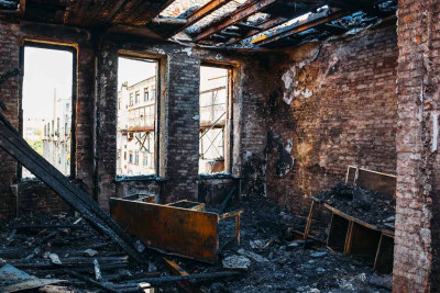 Nərimanov rayonunda gözətçinin otağı yanıb