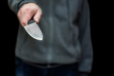Qısqanclıq gözünü kor etdi: ər arvadını bıçaqladı