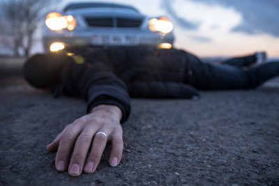 Bakıda iki piyadanı avtomobil vurub