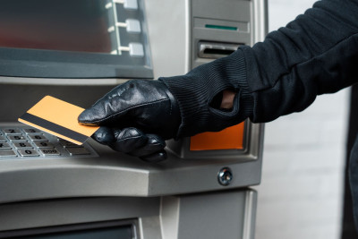 Nəsimi: bank hesabından oğurluq edən şəxs tutulub