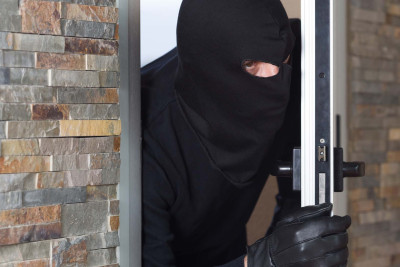 Xəzər rayonunda oğurluq edən şəxs tutulub