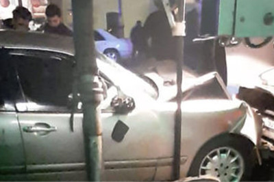 Nərimanov rayonunda kanalizasiya təmizləyən əməkdaşlar qəzaya düşüb