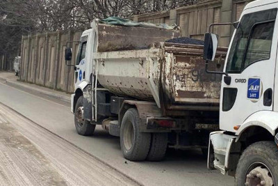 Nəsimi rayonunda daha bir küçədə abadlıq işləri aparılır