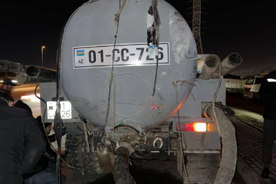 Paytaxtda sərnişin avtobusu qəza törədib: xəsarət alan var