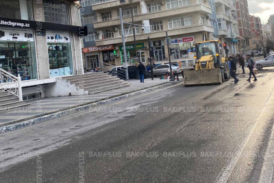 Nəsimi: Nəsibbəy Yusifbəyli küçəsində su borusu partlayıb