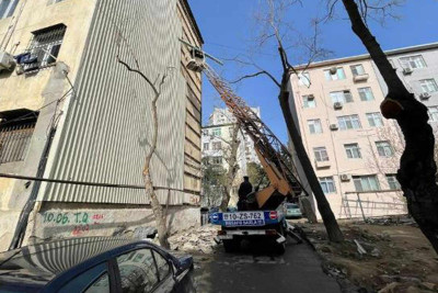 Nəsimi rayonunda “Abad Həyət” layihəsi çərçivəsində təmir işləri aparılır
