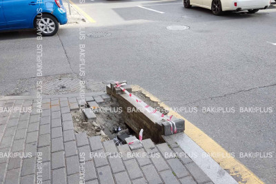 Nəsimi rayonunda kanalizasiya lükü iki yol arasında qalıb