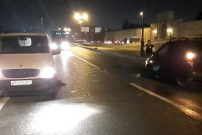 Bakıda qəza: iki avtomobil toqquşub