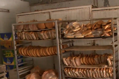 Xətai rayonunda antisanitar vəziyyətdə çörək istehsal olunur