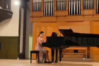 Bakıda musiqi məktəbinin şagirdi İspaniyada Qran-Priyə layiq görülüb