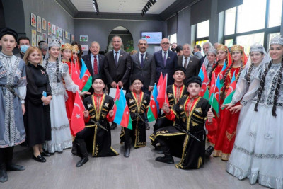 “Bir millət, iki dövlət” beynəlxalq rəsm müsabiqəsinin qalibləri mükafatlandırılıb