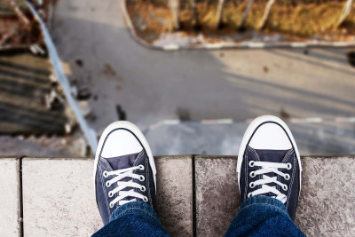 Bakıda Gəncə sakini özünü 4-cü mərtəbədən atıb