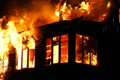 Paytaxtın Xəzər rayonunda yanğın olub