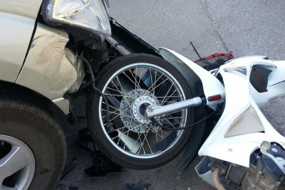 Xətai rayonunda motosiklet avtoqəzaya düşüb