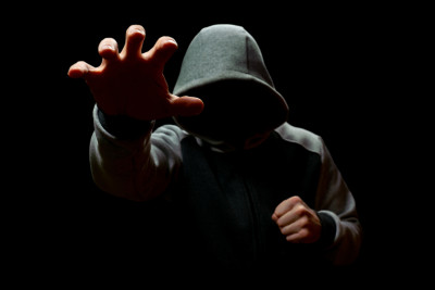 Buzovna qəsəbəsində paytaxt sakinini döyüb pulunu əlindən alıblar