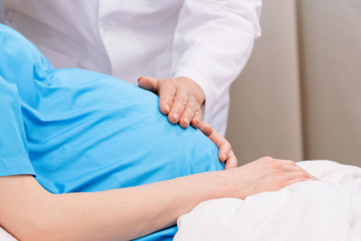 Xəzər rayonunda 16 yaşlı qız dünyaya uşaq gətirib