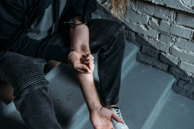 Xətai rayonunda gənc oğlan narkotikdən vəfat edib