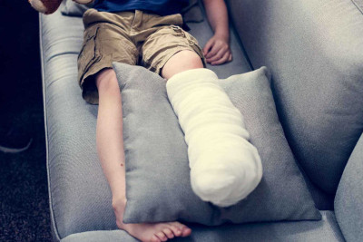 Binə qəsəbəsində "KamAZ” azyaşlının ayağının üzərindən keçib