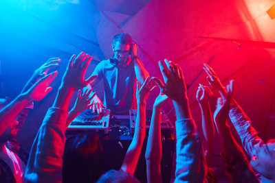 “Location” gecə klubunun icarədarına məxsus digər obyekt də bağlanıb