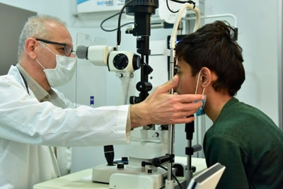 Bakıda müxtəlif tibb ocaqlarında aztəminatlı ailələrə göz müayinəsi təşkil olunub