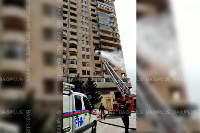 Xətai prospektində çoxmərtəbəli yaşayış binası yanır