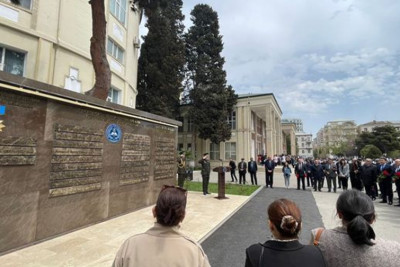 Tibb Universitetinin şəhid məzunlarının xatirəsinə ucaldılan “Memorial abidə kompleks”inin açılış mərasimi olub