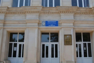 Paytaxt məktəbində müəllim uşağı təhqir edərək vurub: araşdırma aparılır